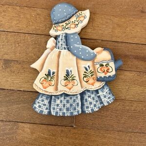 Vintage Blue, Cream, Peach Sunbonnet Sue Wall Plaque